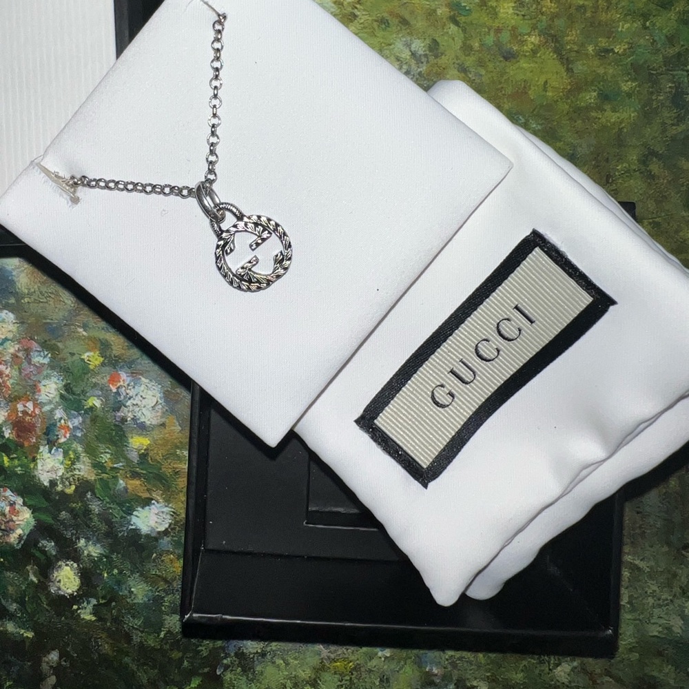 Gucci Pendant Chain Necklace - Silver